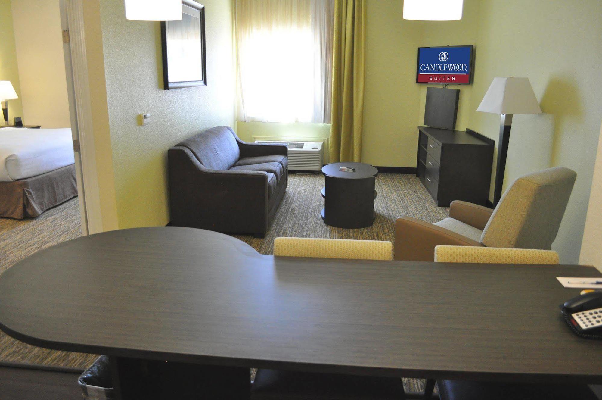 Candlewood Suites Bay City By Ihg Екстериор снимка