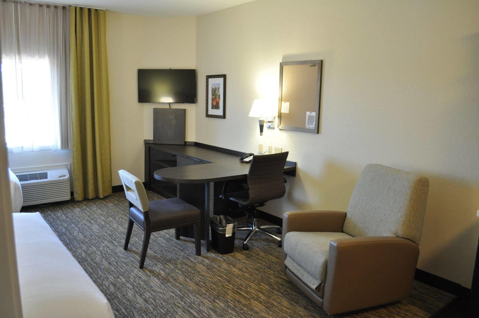 Candlewood Suites Bay City By Ihg Екстериор снимка